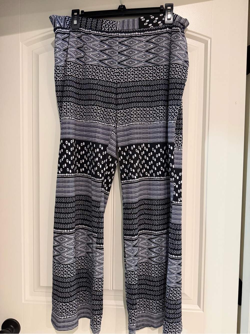 Women’s Black & White Patterned Wide Leg Pants